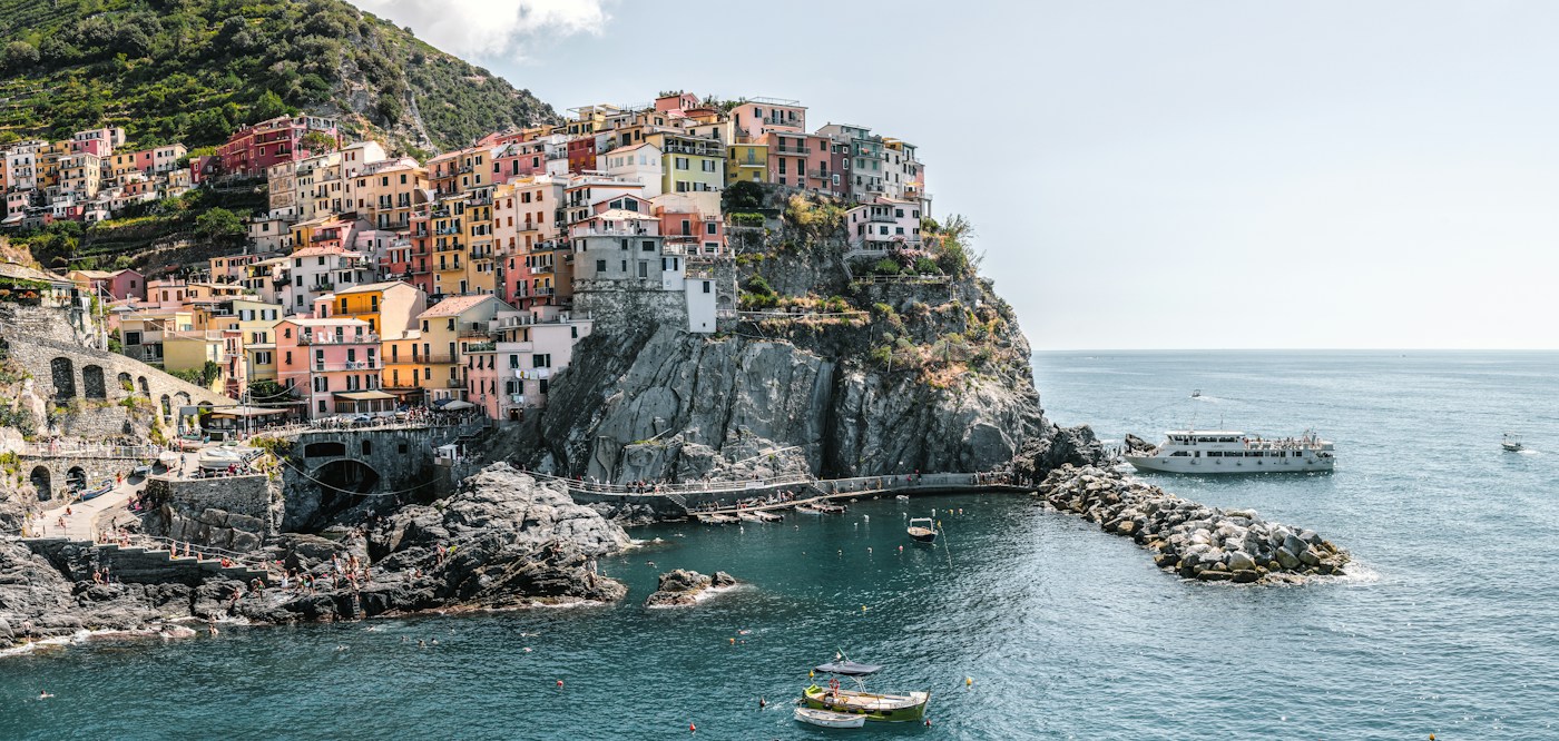 Manarola junto al mar Mediterráneo